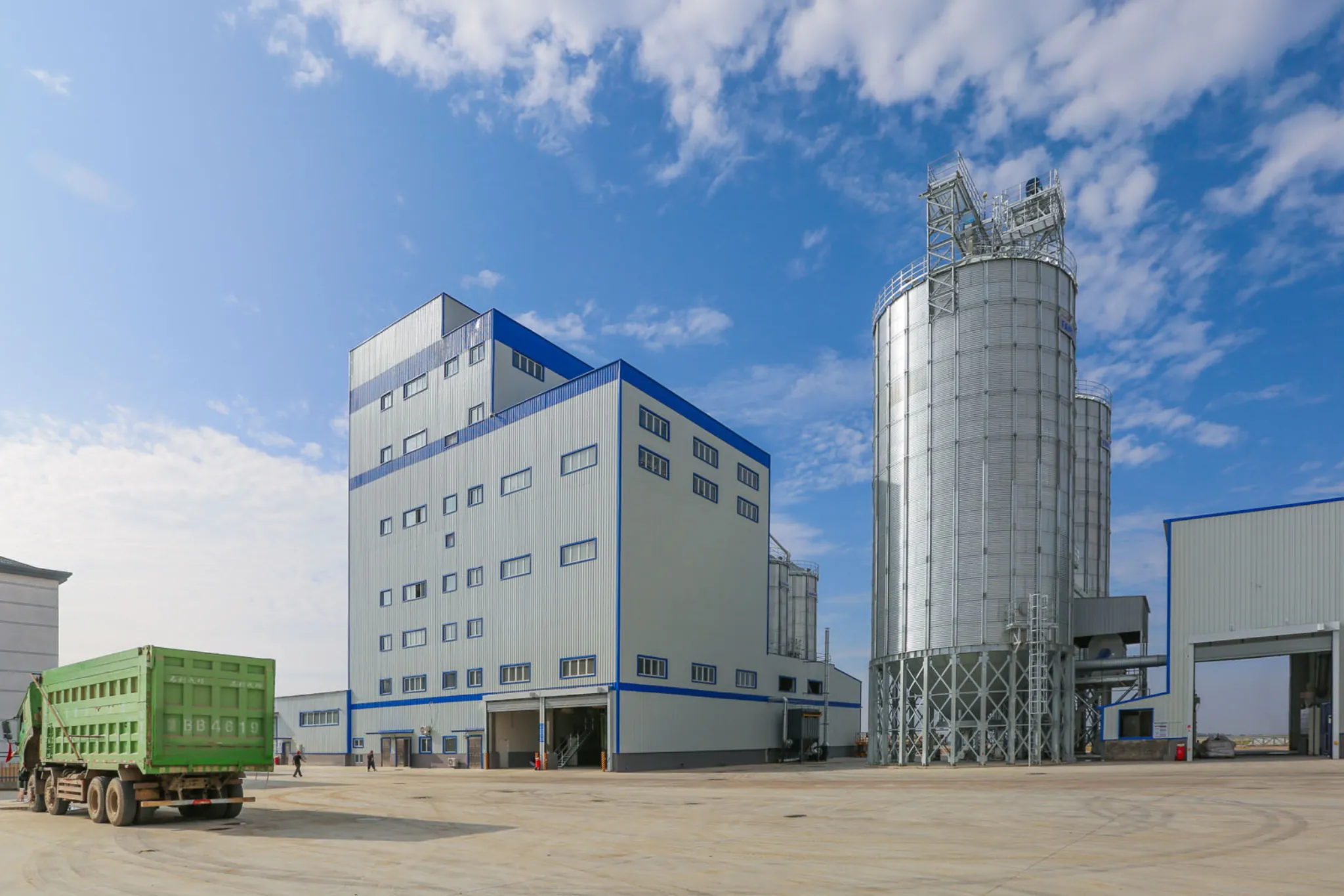 Modern Dairy 10 TPH Steam-Flaked Corn Line