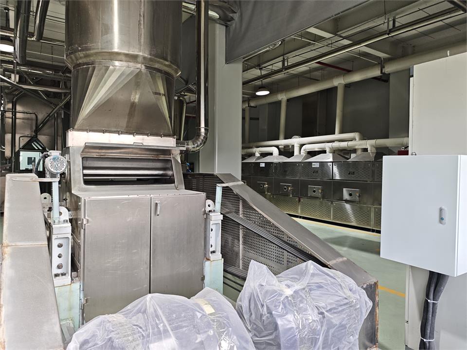 Machine with connected line environment